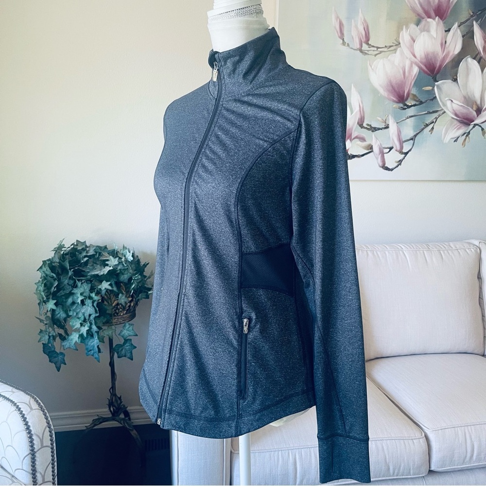 Old Navy Active Fitted Zip Up Jacket - Picture 3 of 16